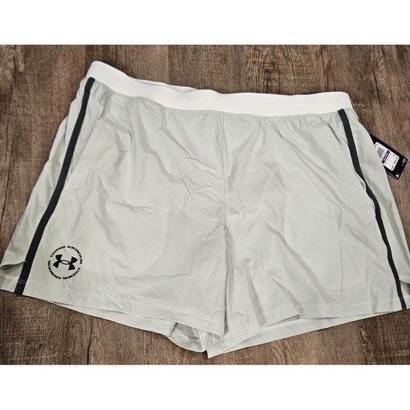 Men's Under Armour UA FITTED Lightweight‎ Vanish Woven 8" Running Shorts - Picture 1 of 3